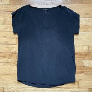 Eileen Fisher Scoop Neck 100% Silk Crepe Women's Black Short Sleeve Top xs